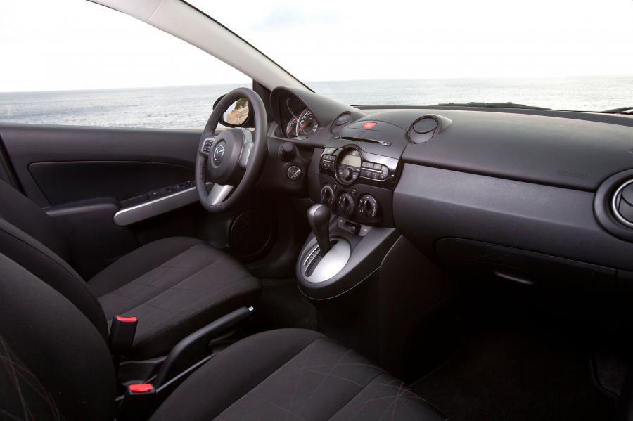  Mazda2 2010 года  (фото 34 из 183)